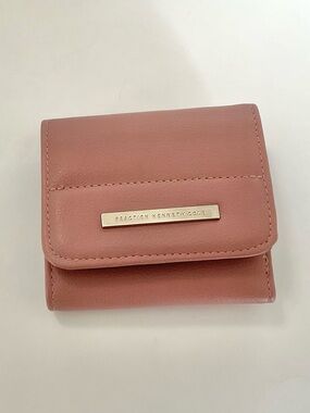 Reaction Kenneth Cole Pink Wallet